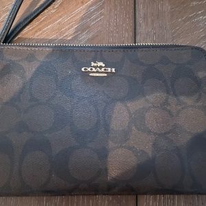 COACH. Double corner zip wristlet